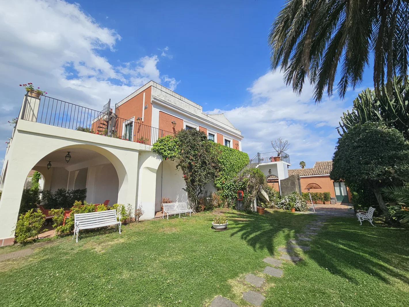 ETNA HOTEL