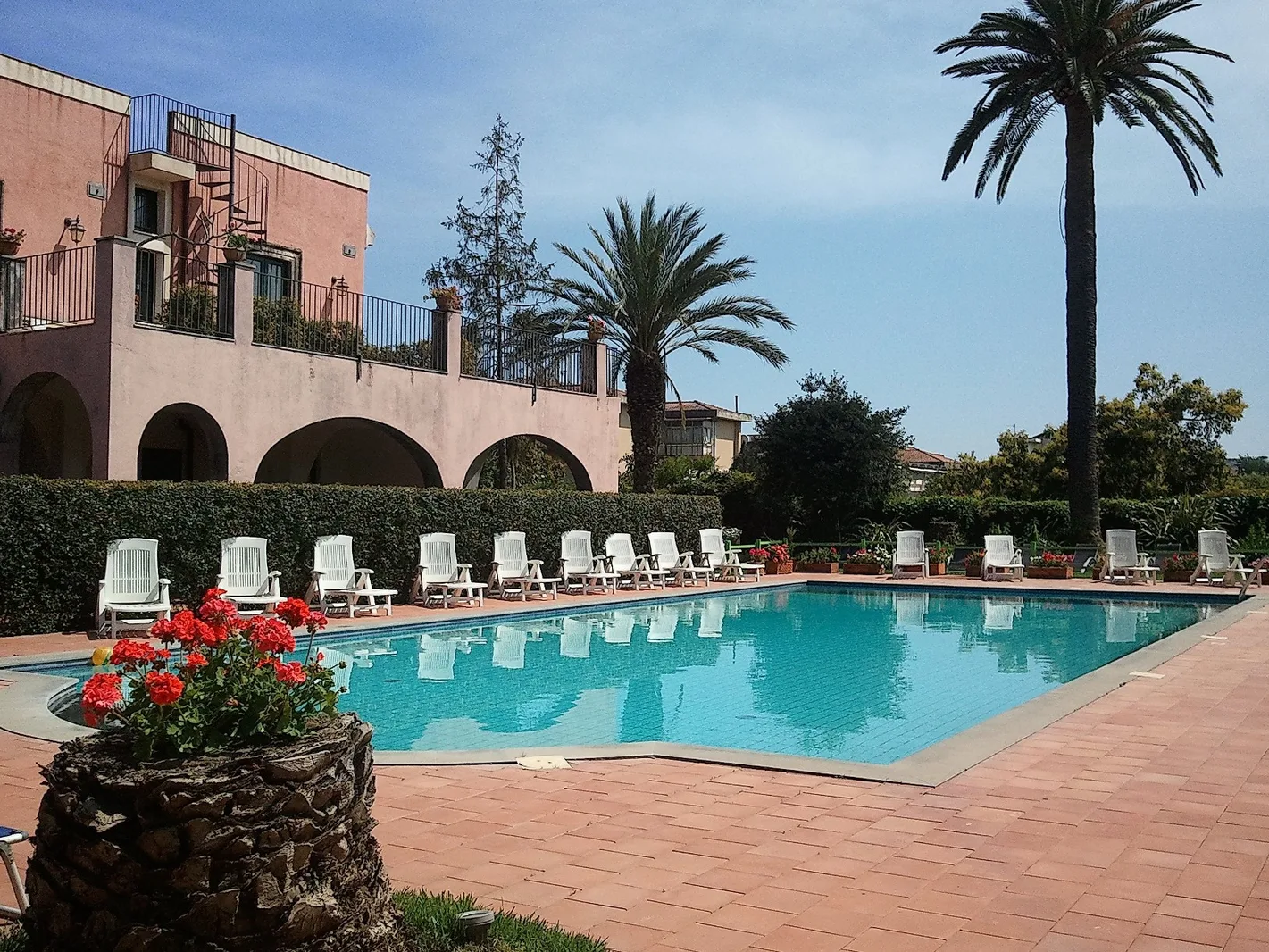 ETNA HOTEL