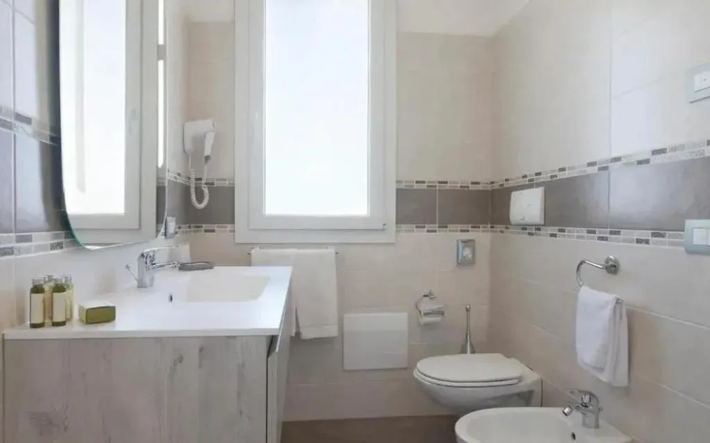 Bagno Matrimoniale con Balcone