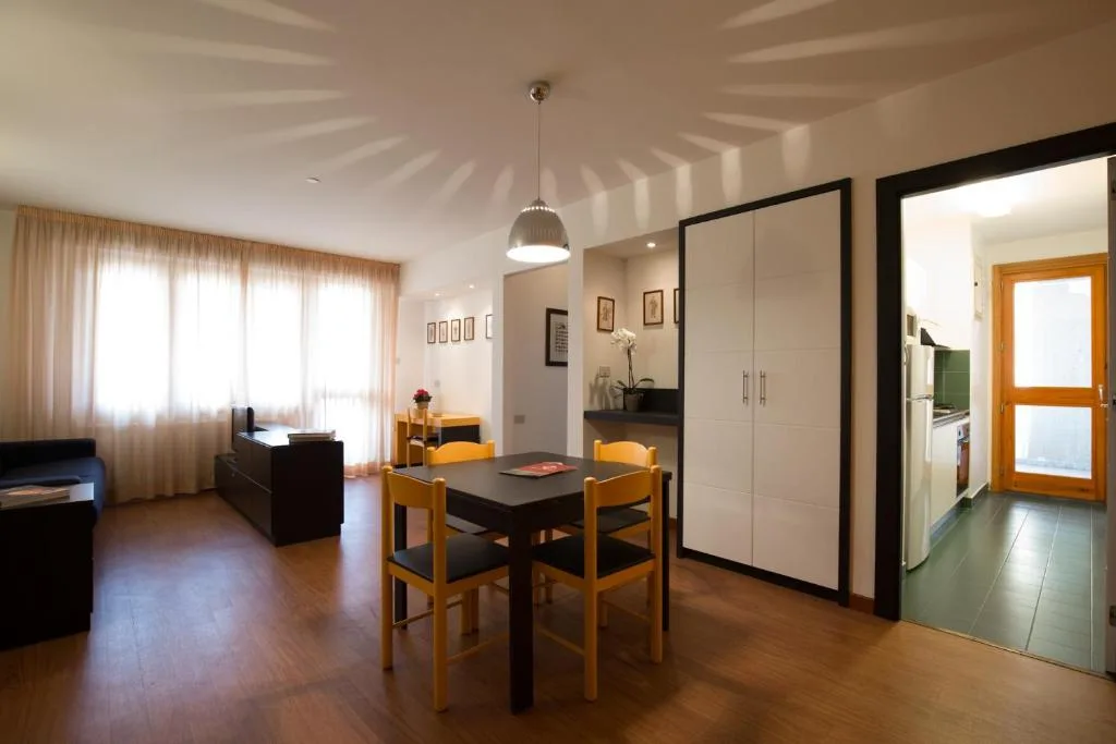 MARBELA APARTMENTS & SUITES