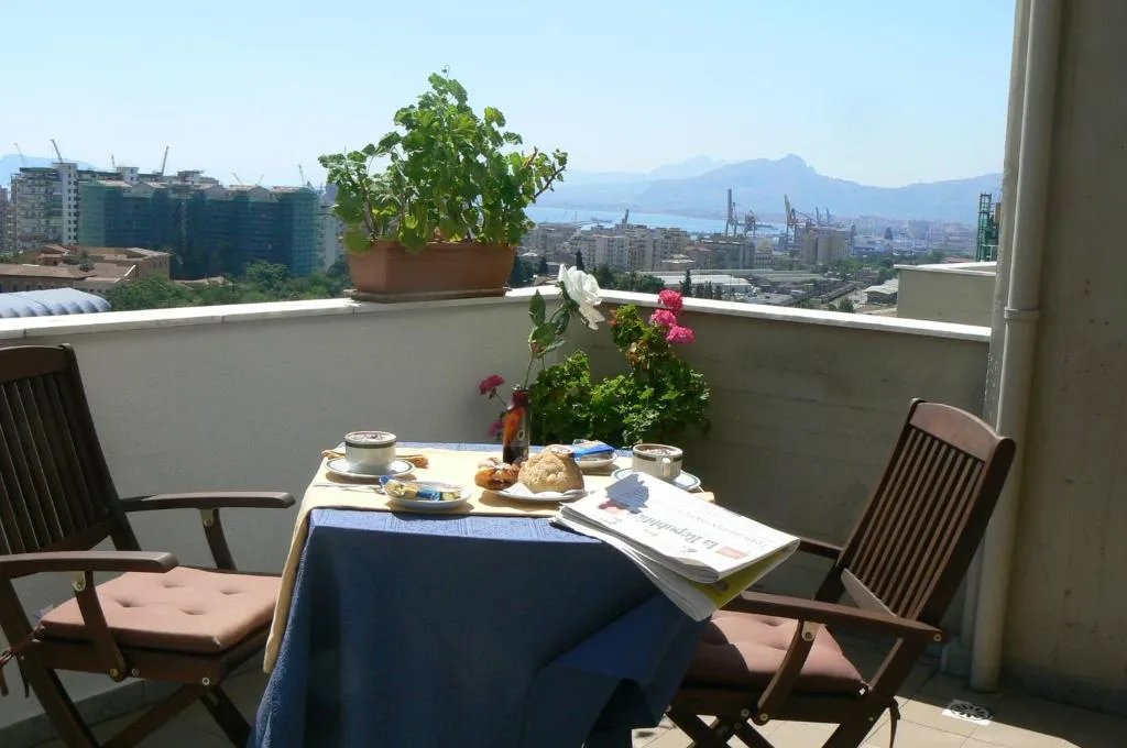 MARBELA APARTMENTS & SUITES