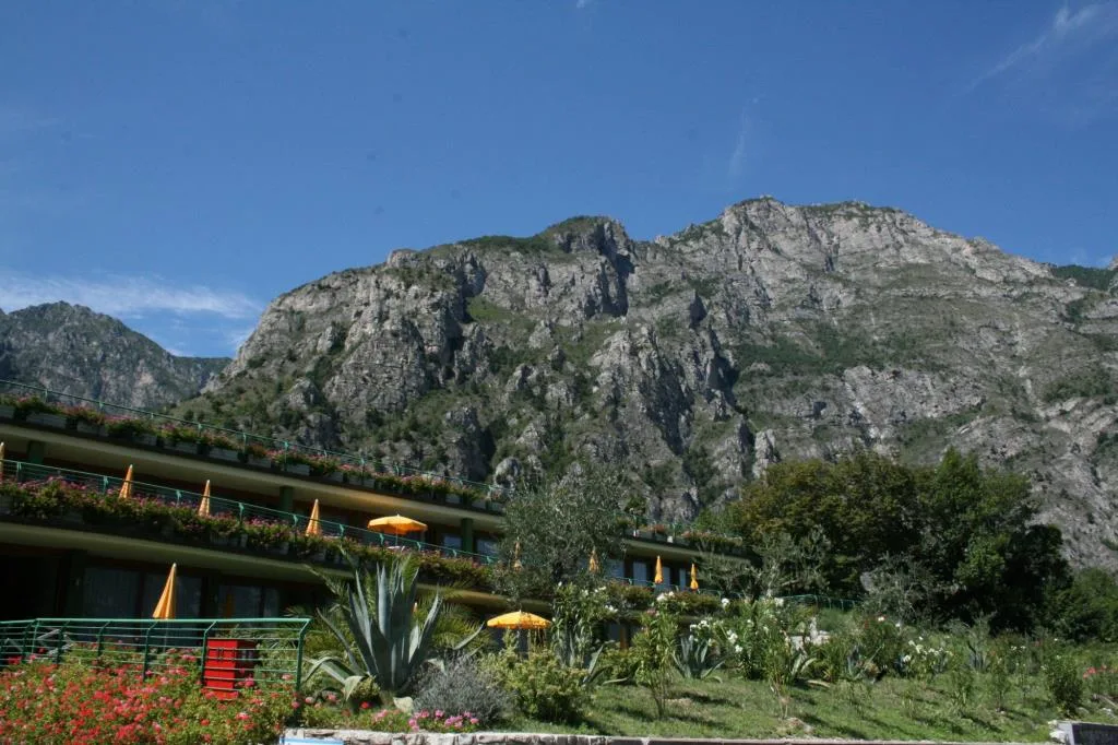 Esterno